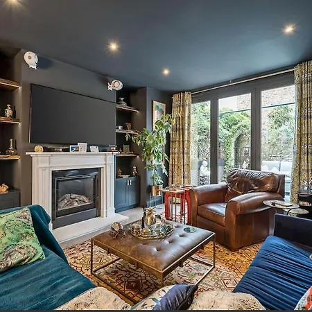Unique Chic Two Bed House Richmond Apartment